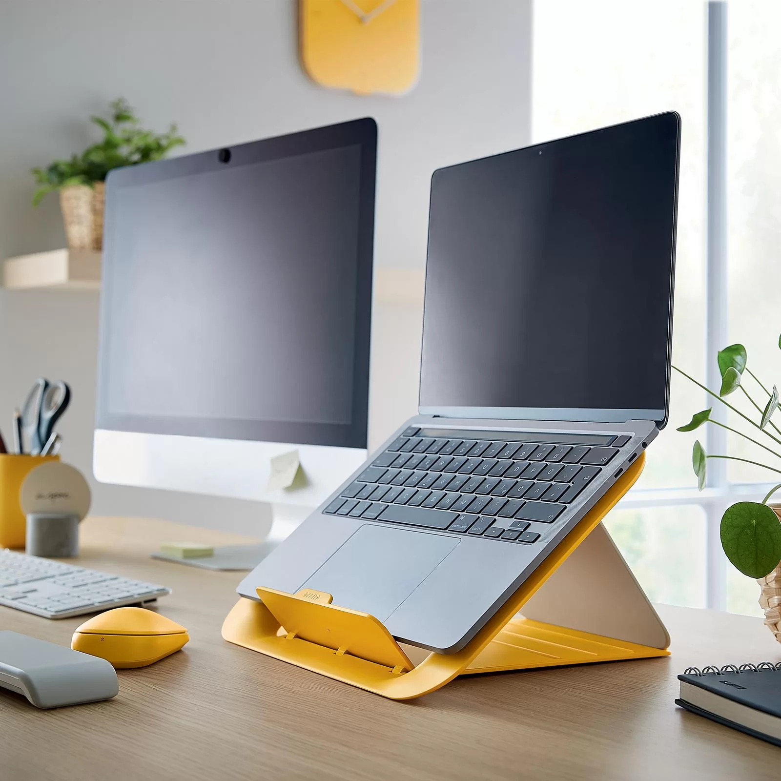 Suport p-u laptop LEITZ Cosy, reglabil, galben