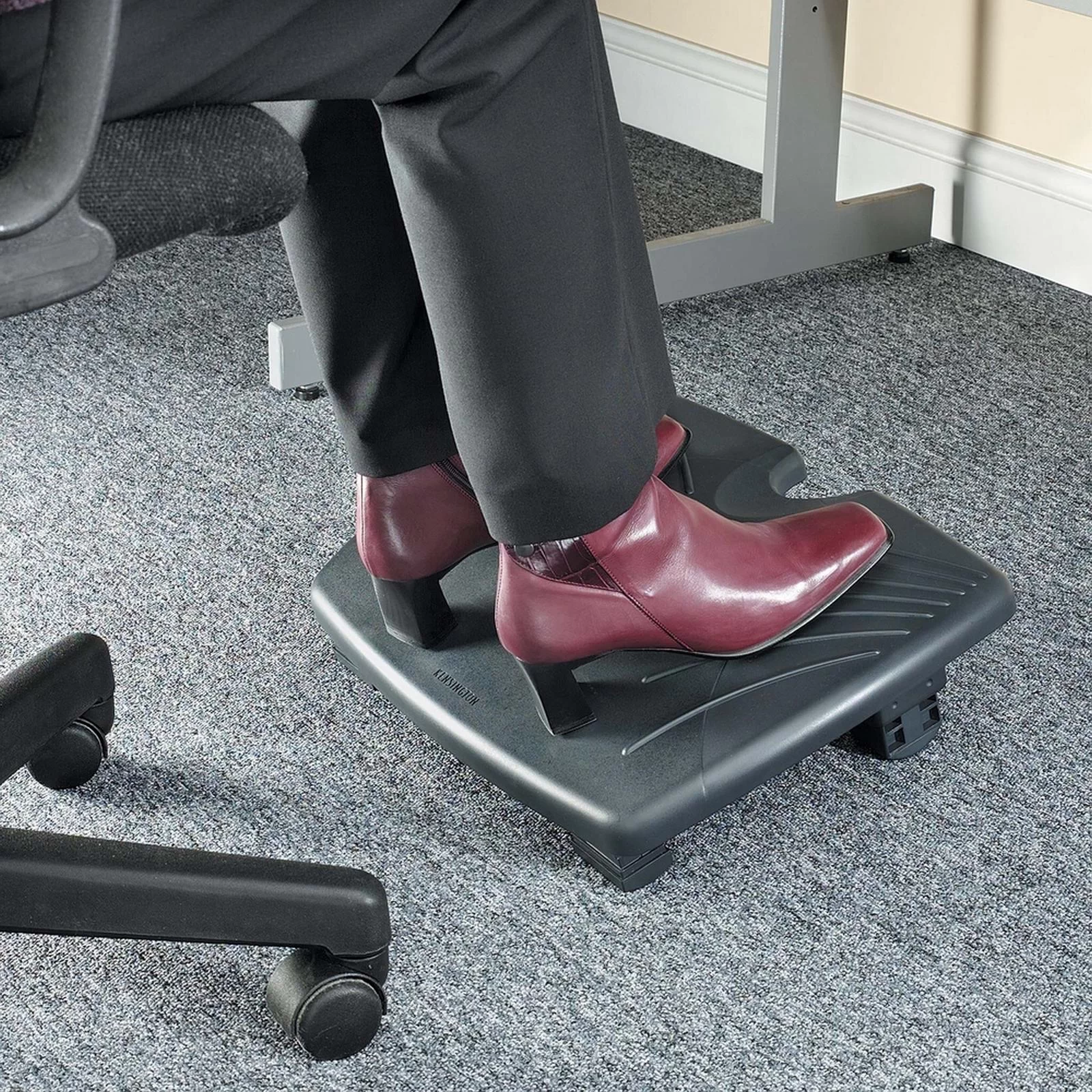 Подставка для ног KENSINGTON SoleRest, черная
