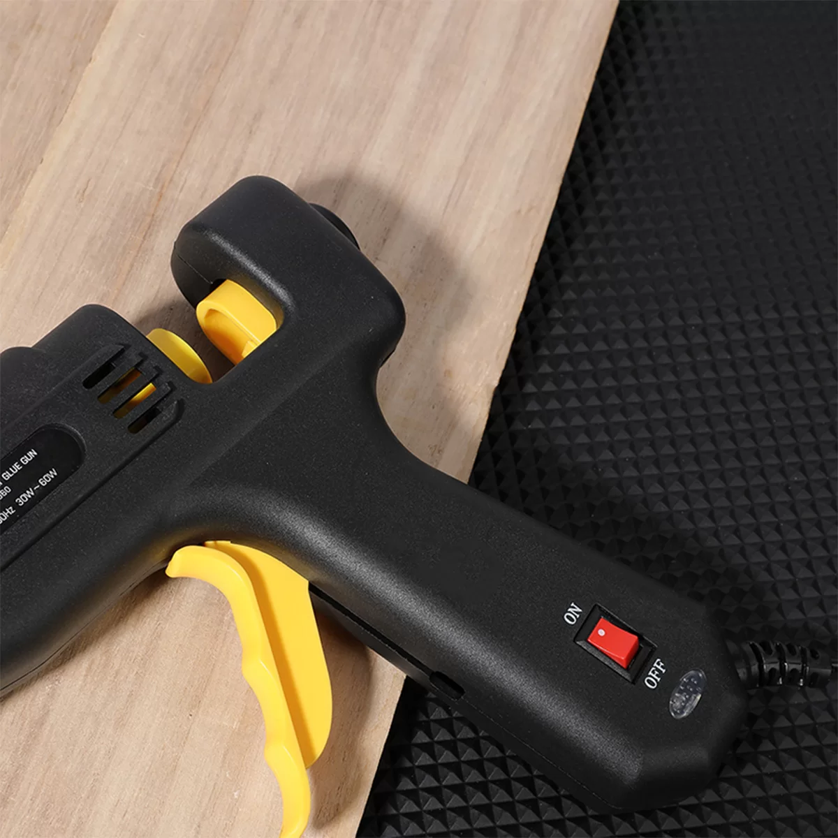 Pistol de lipit DELI, 60W, pentru bagheta 11mm, blister