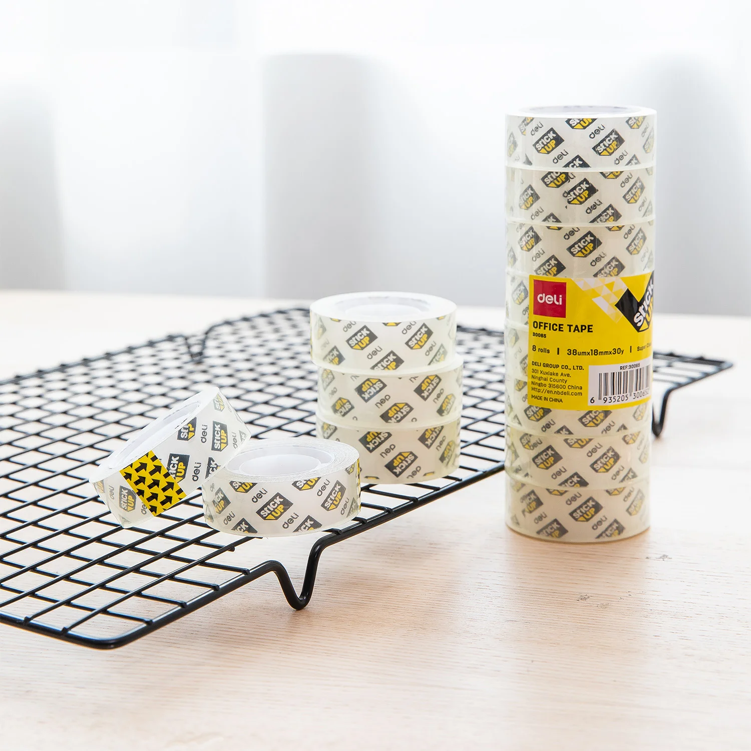 Banda adeziva transparenta DELI StickUp 18mm x 30m