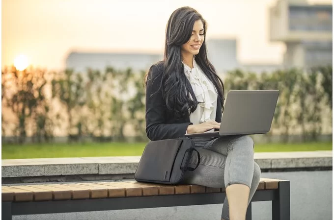 Husa KENSINGTON Eco pentru laptop, 14'', neagra